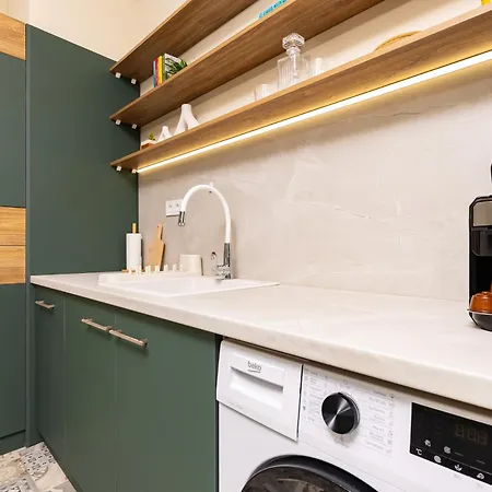 Serene Living In The Heart Of By Flat Mаnager