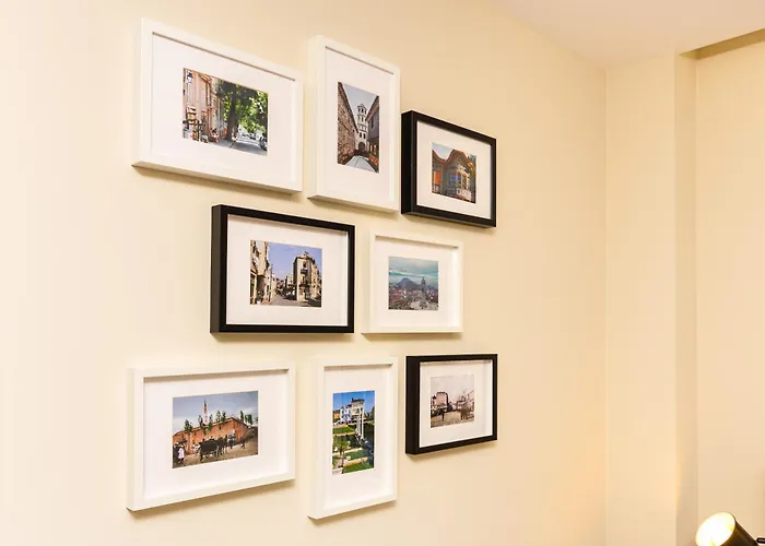 Serene Living In The Heart Of By Flat Mаnager *