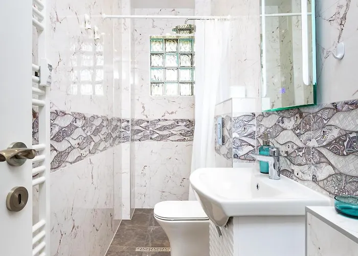 Serene Living In The Heart Of By Flat Mаnager 公寓 *