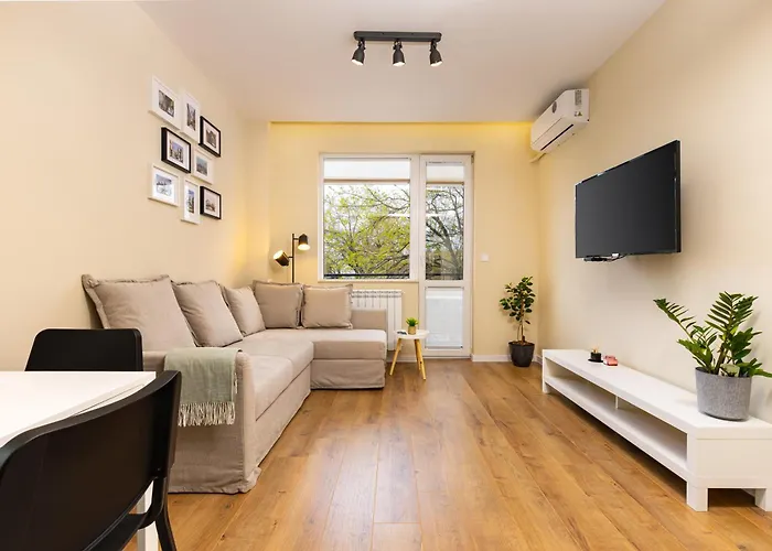 Serene Living In The Heart Of By Flat Mаnager