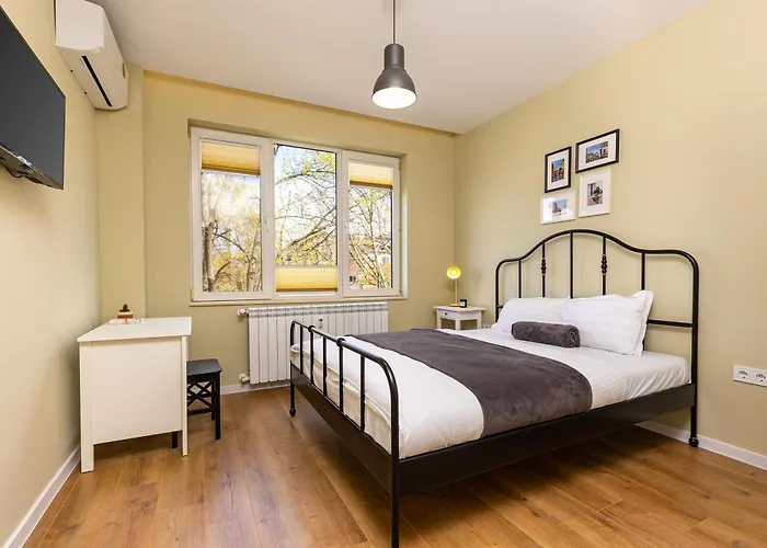 Serene Living In The Heart Of By Flat Mаnager 公寓 *